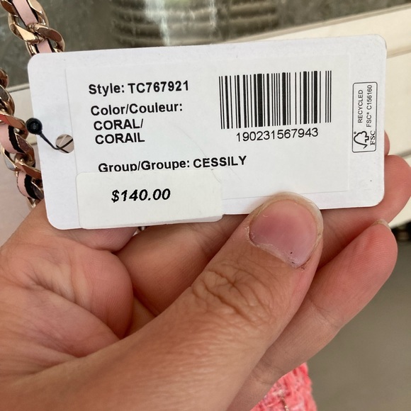 A beautiful new Guess cross body purse. - Picture 9 of 11